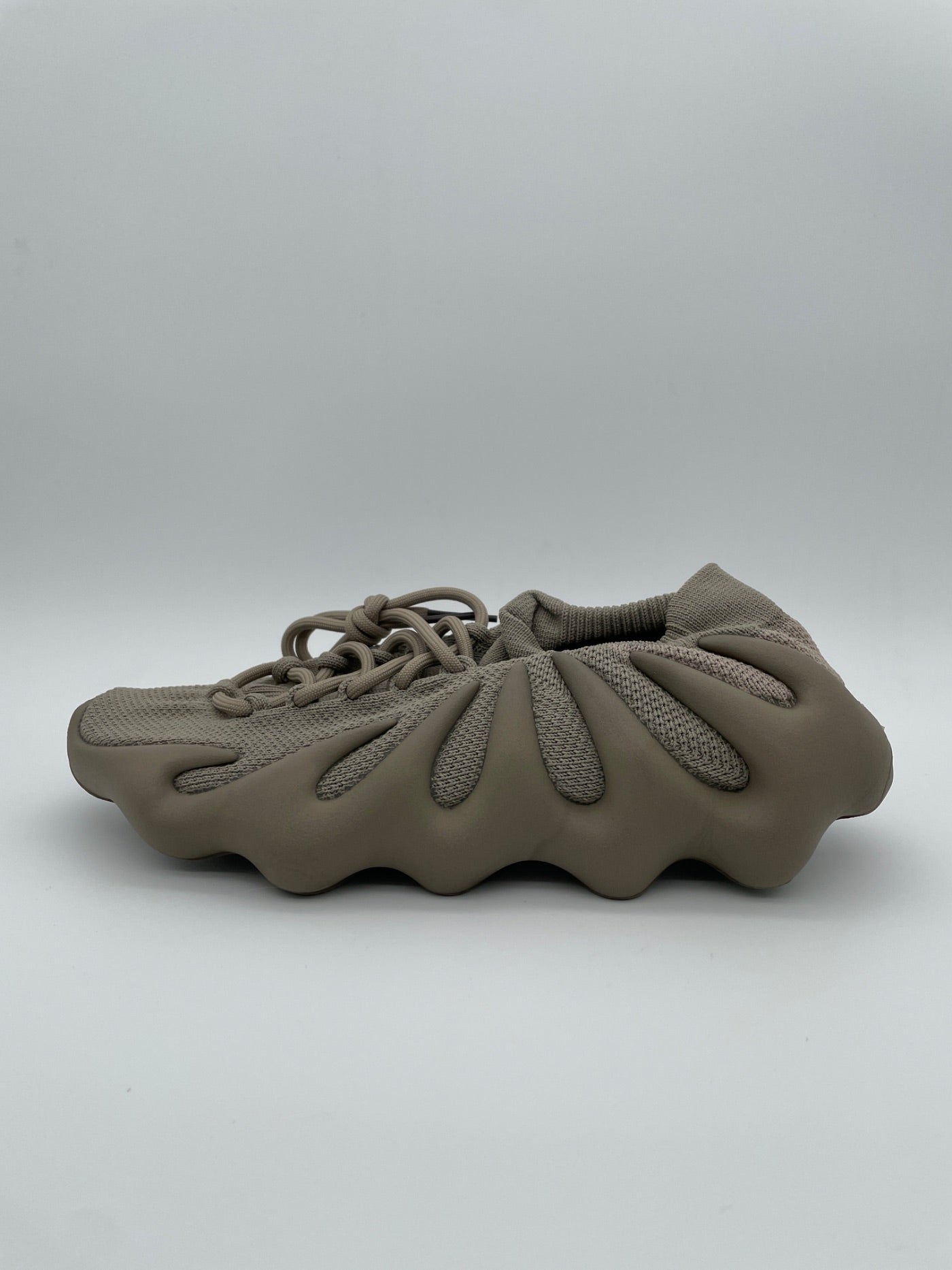 Adidas x Kanye West (Yeezy) 450 Low Top EU 42 Beige