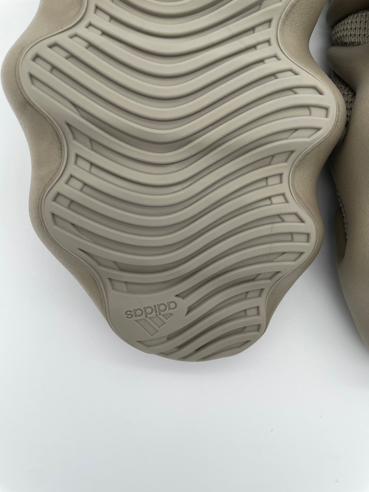 Adidas x Kanye West (Yeezy) 450 Low Top EU 42 Beige