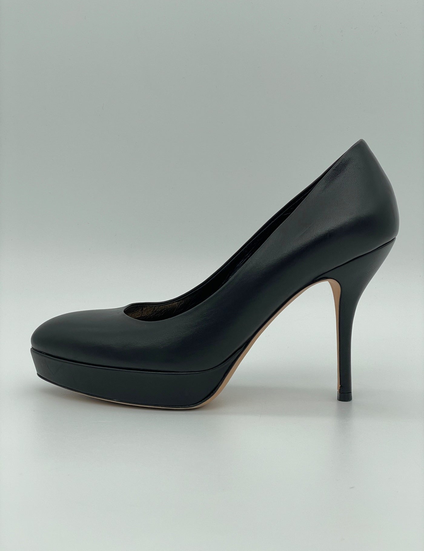 Gucci Round-Toe Plateau Pump EU 36.5 Schwarz - Image 1
