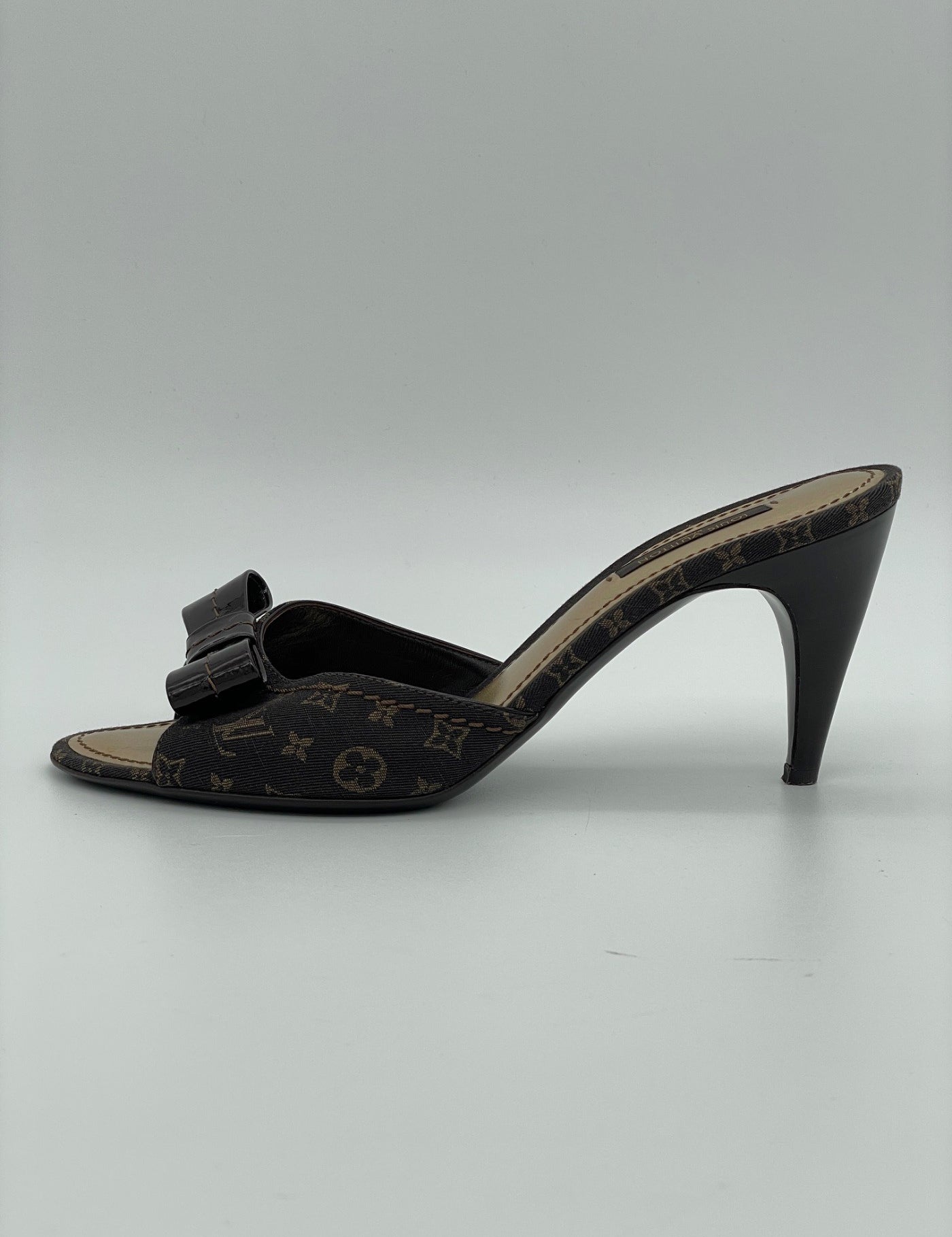 Louis Vuitton Monogram Mini Lin Mule Pump EU 38.5 Braun - Image 1